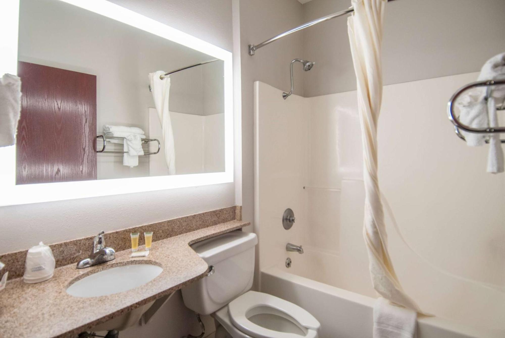 Microtel Inn And Suites Lafayette Bagian luar foto
